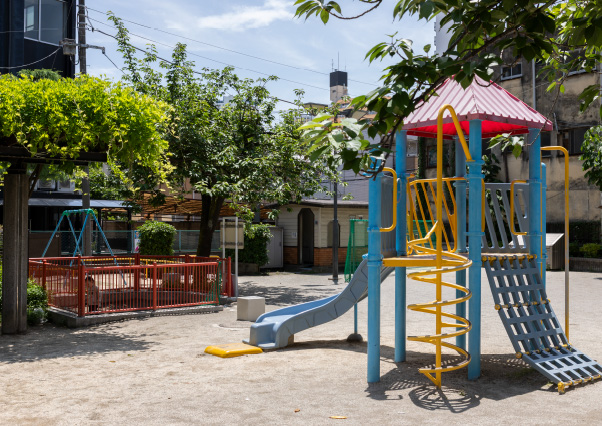 子鳩児童遊園（徒歩6分・約480m）