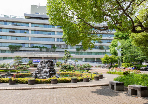 荒川区役所（徒歩7分・約500m）