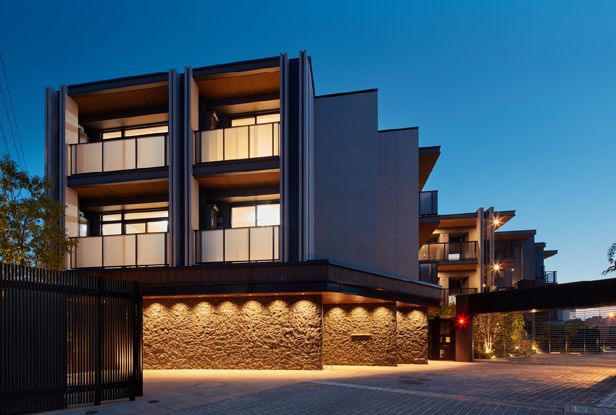 facade(night)