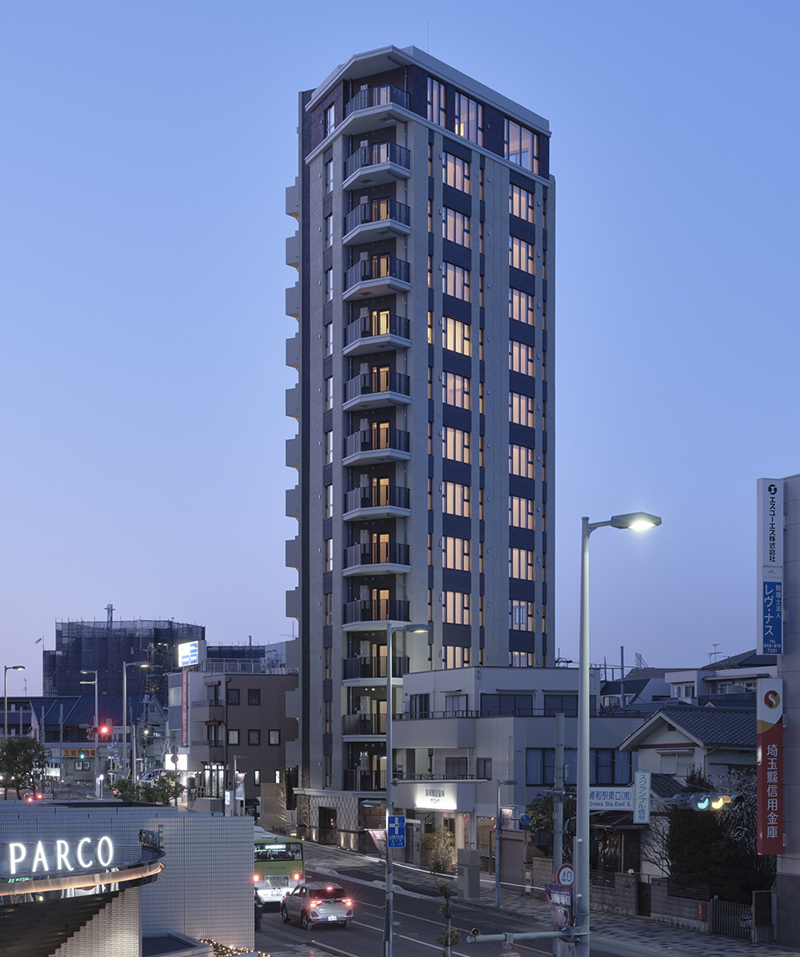 外観 南東面 夜景