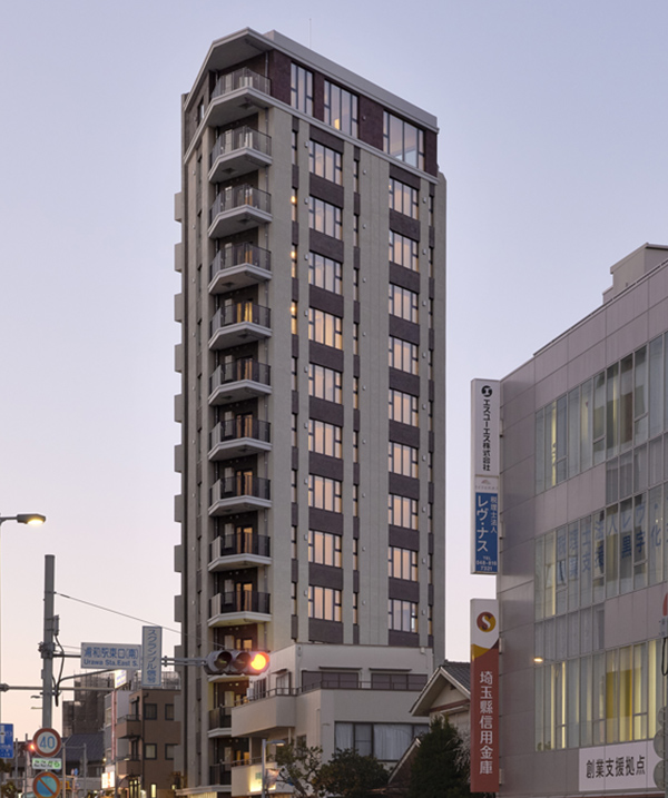 外観 南東面 夕景